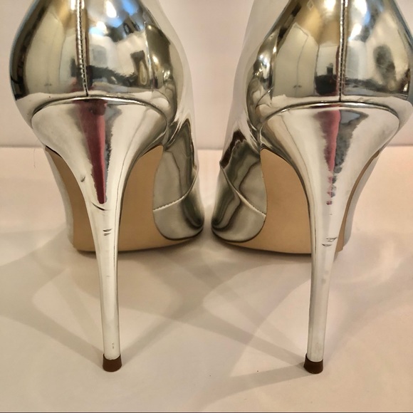STEVE MADDEN Reflective Silver Heels - Picture 11 of 13